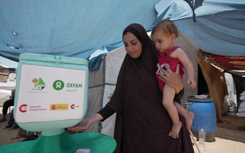 Oxfam InuruID 369579 Oxfam Hand Washing Station at Al Mawasi Area