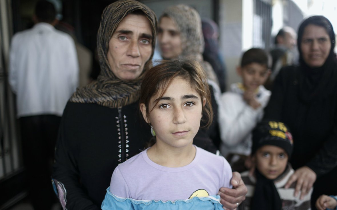 Syrian-woman-daughter-Lebanon-Oxfam-84169lpr.jpg