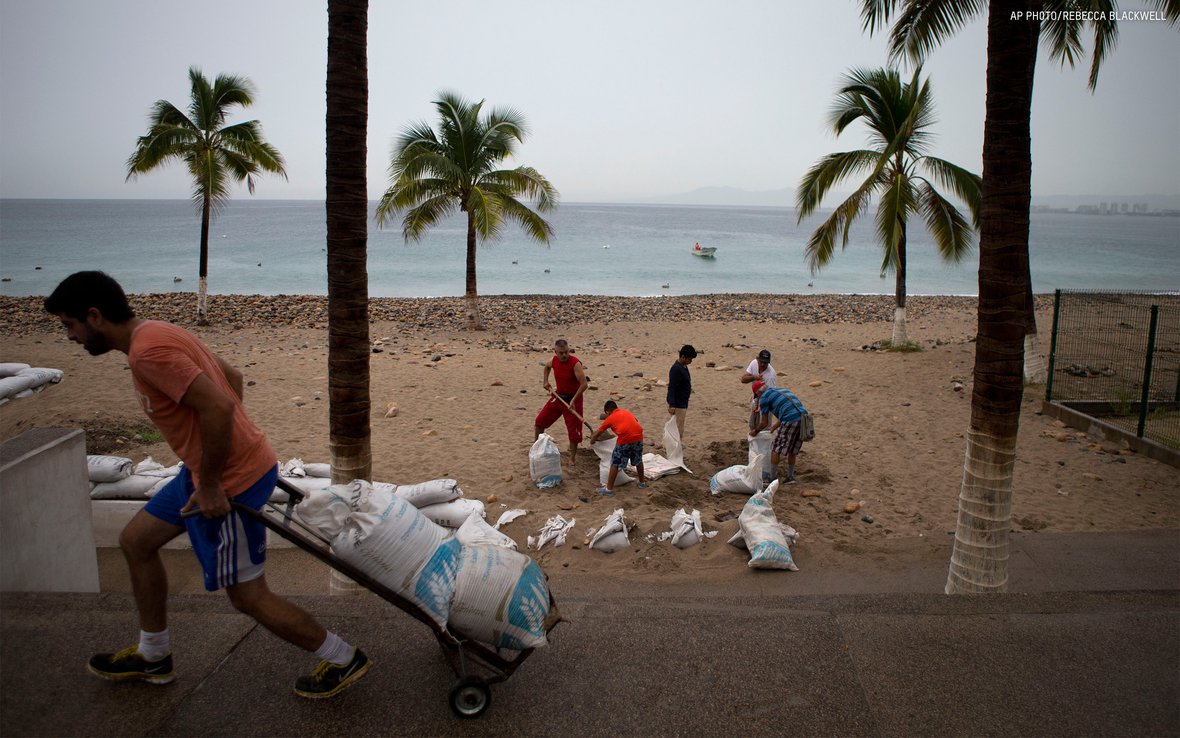 hurricane-patricia-mexico-AP_409105469331.jpg