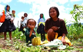 peru-traditional-gardens-women-group-5-16-12